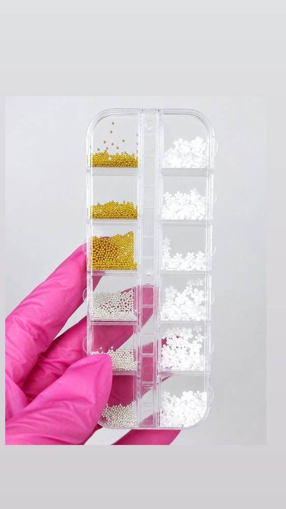 Boîte de décorations pour ongles – Fleurs & Caviar